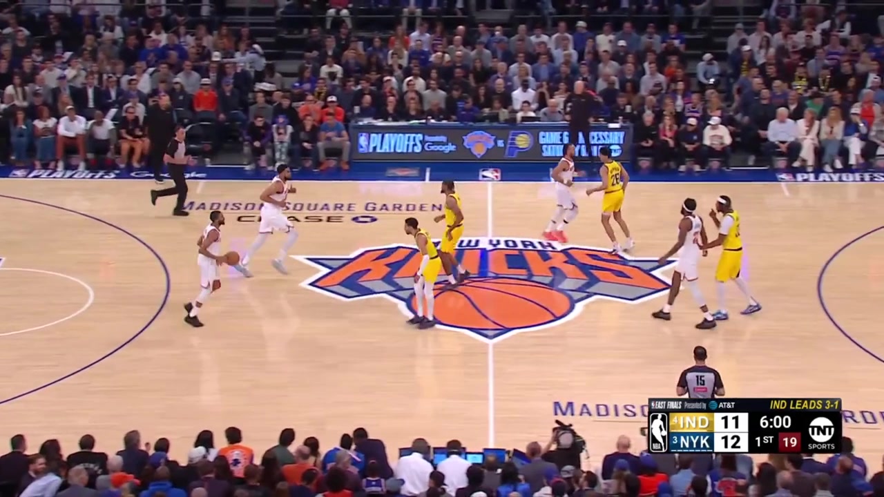 Knicks ball movement leads to a corner 3 from KAT and on the following possession KAT drives inside and gets the layup