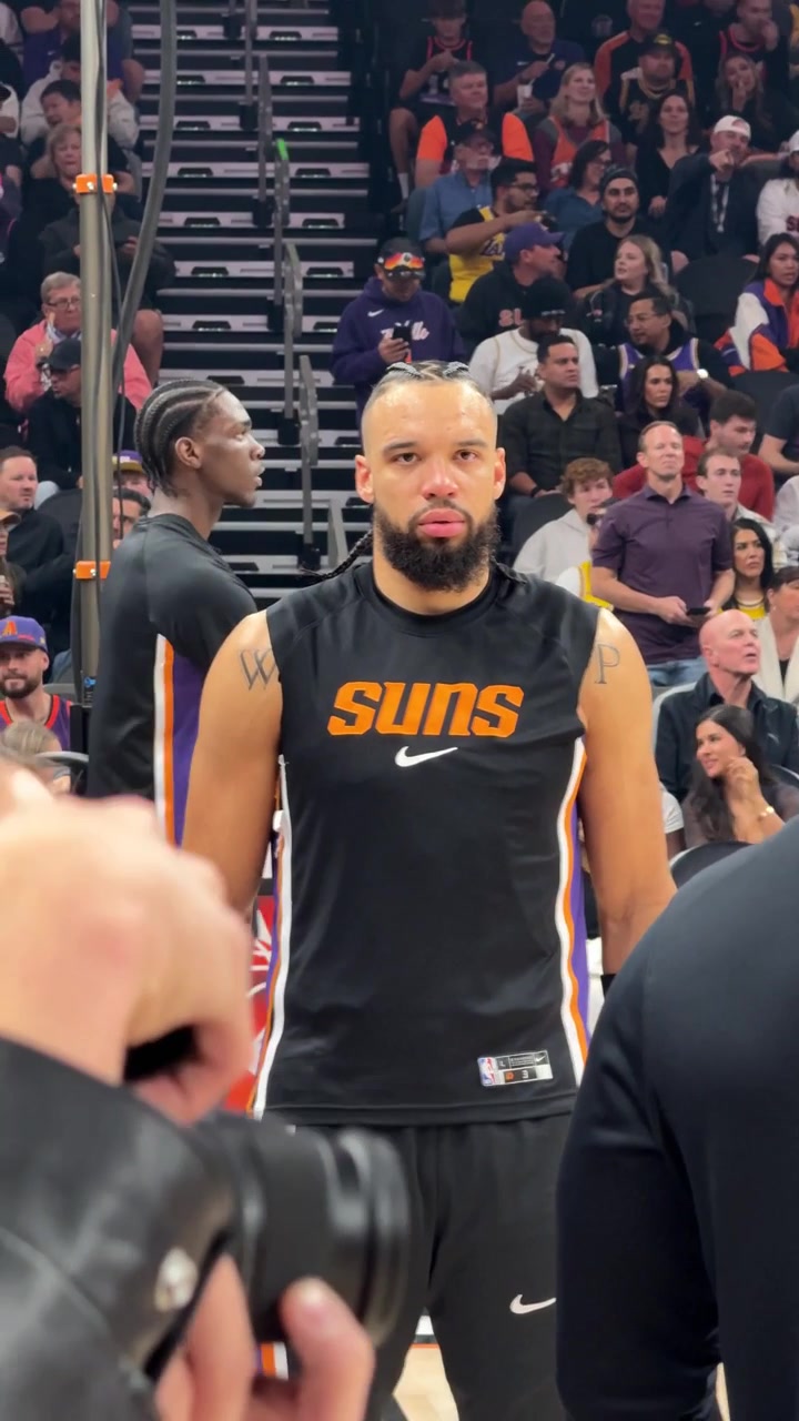 Dillon Brooks getting ready before the game against the Lakers