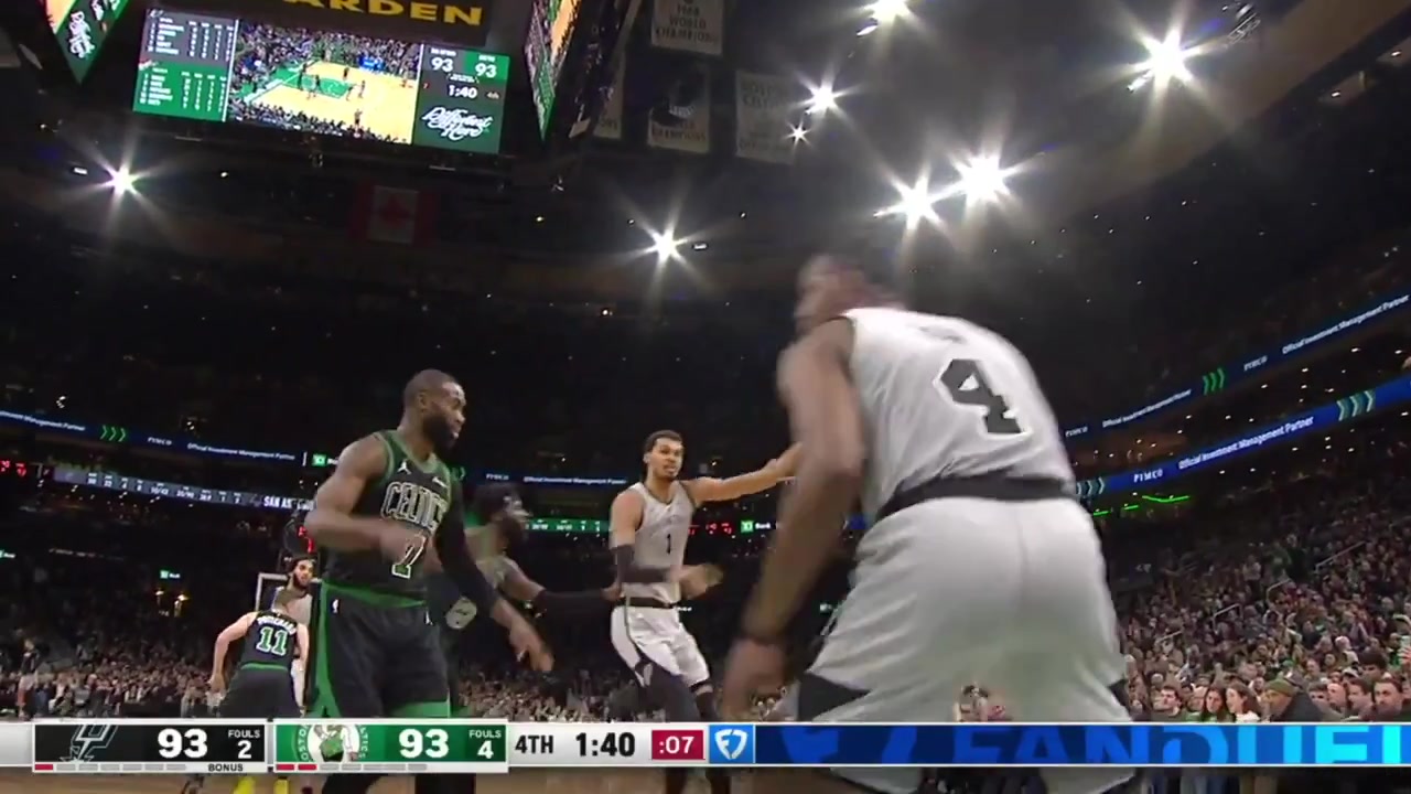 Victor Wembanyama with the clutch fadeaway jumper De'Aaron Fox strips Jaylen Brown and finds Julian Champagnia who scores off his own miss to give him a career-high in rebounds 13 and Wemby with another clutch jumper Brown misses the 3