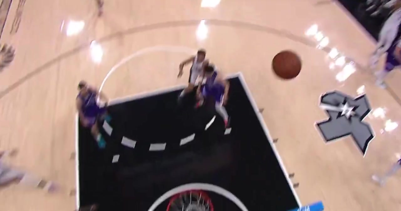 Wembys 7th 3 of the game bounces around the rim and drops in