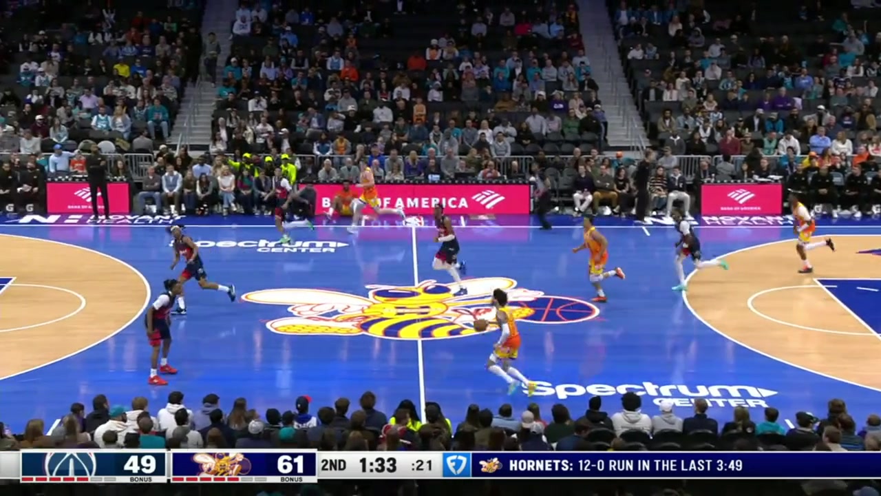 Moussa Diabat catches the lob by LaMelo Ball with the aid of the side of the backboard and a ball movement leads to a 3-pointer by Kon Knueppel with a replay