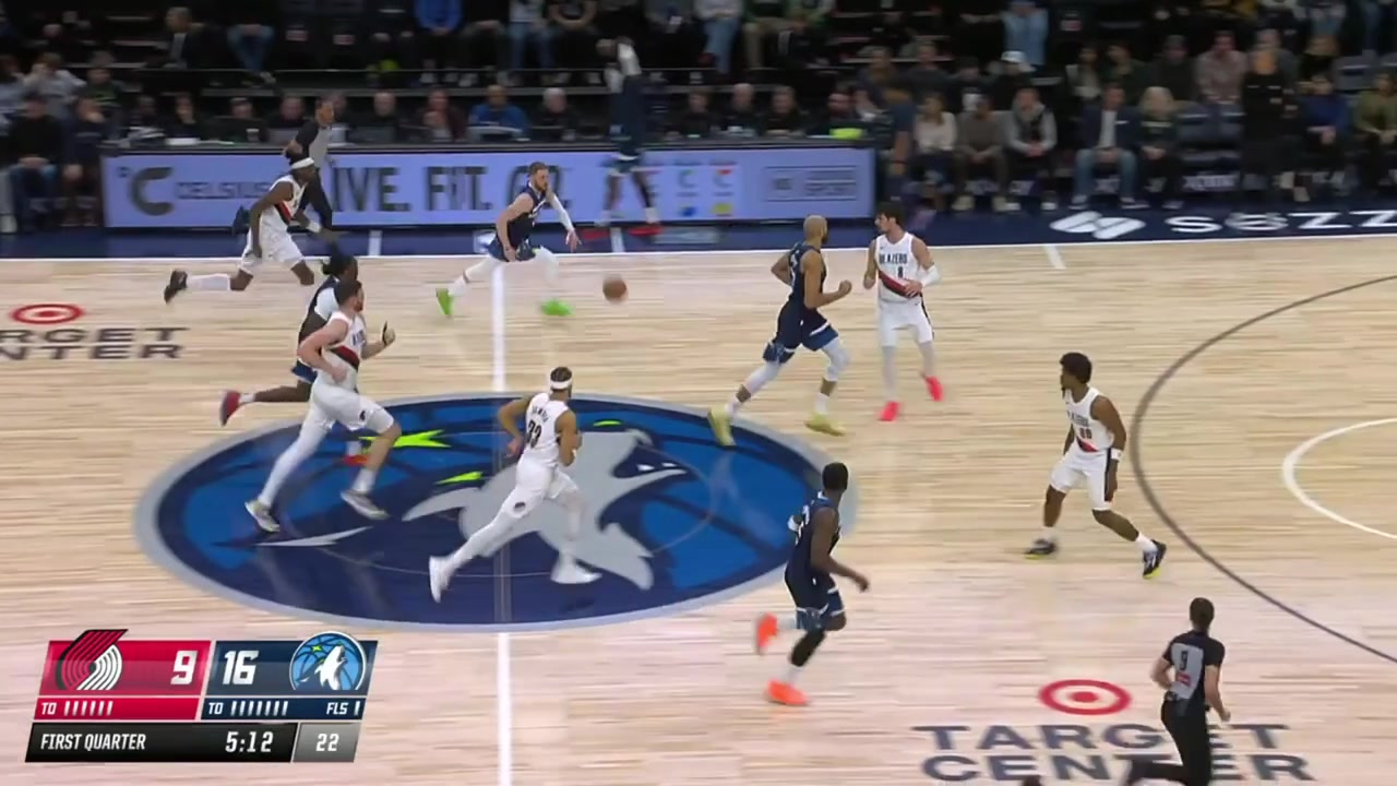 Lowlight Donte DiVincenzo with a bad lob to Rudy Gobert