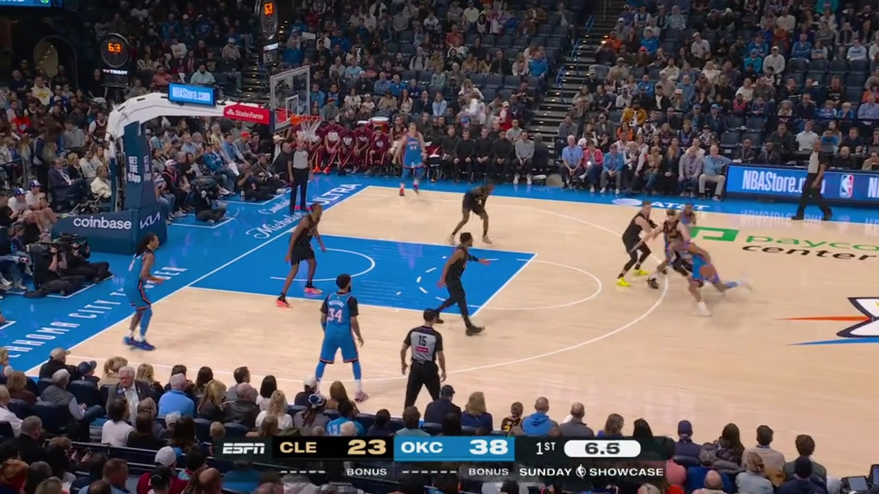Aaron Wiggins scores the layup to give the Thunder 40 and Donovan Mitchell with the buzzer-beater floater to end the 1st quarter with a replay