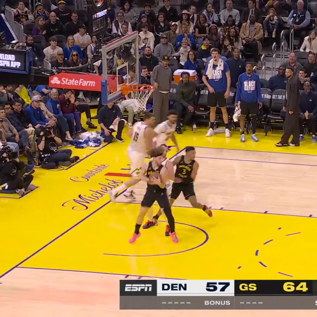 Jokic misses the rim on a layup and the Moody drops it in on the other end to give the Warriors a 9 point lead