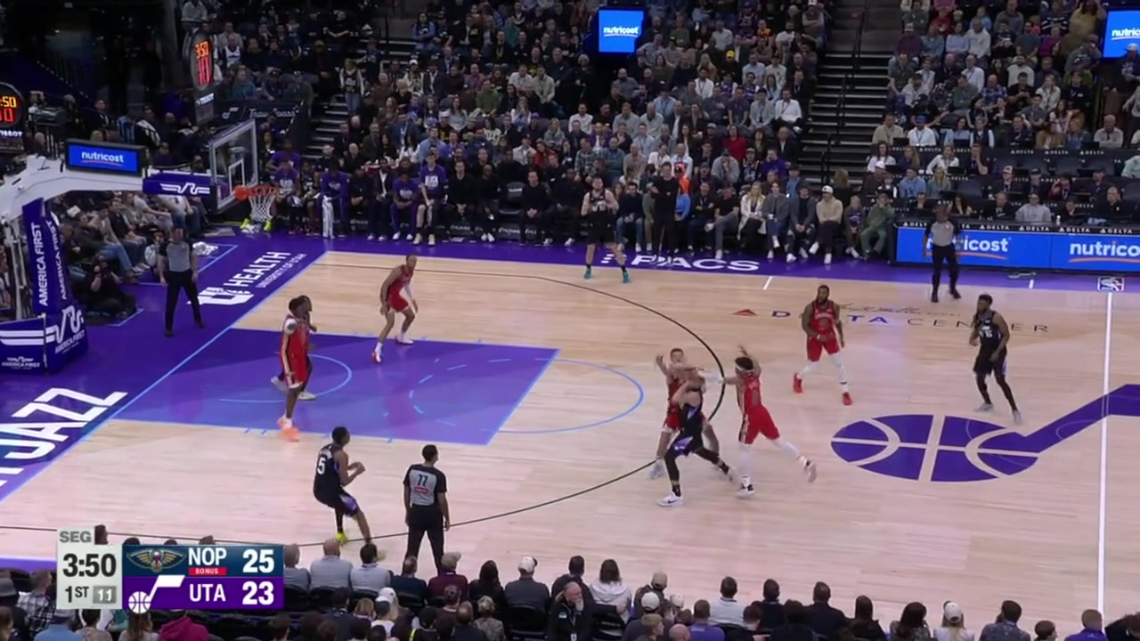 Cody Williams with a mean sledgehammer poster dunk on Karlo Matkovi with replays Jazz and Pelicans commentaries