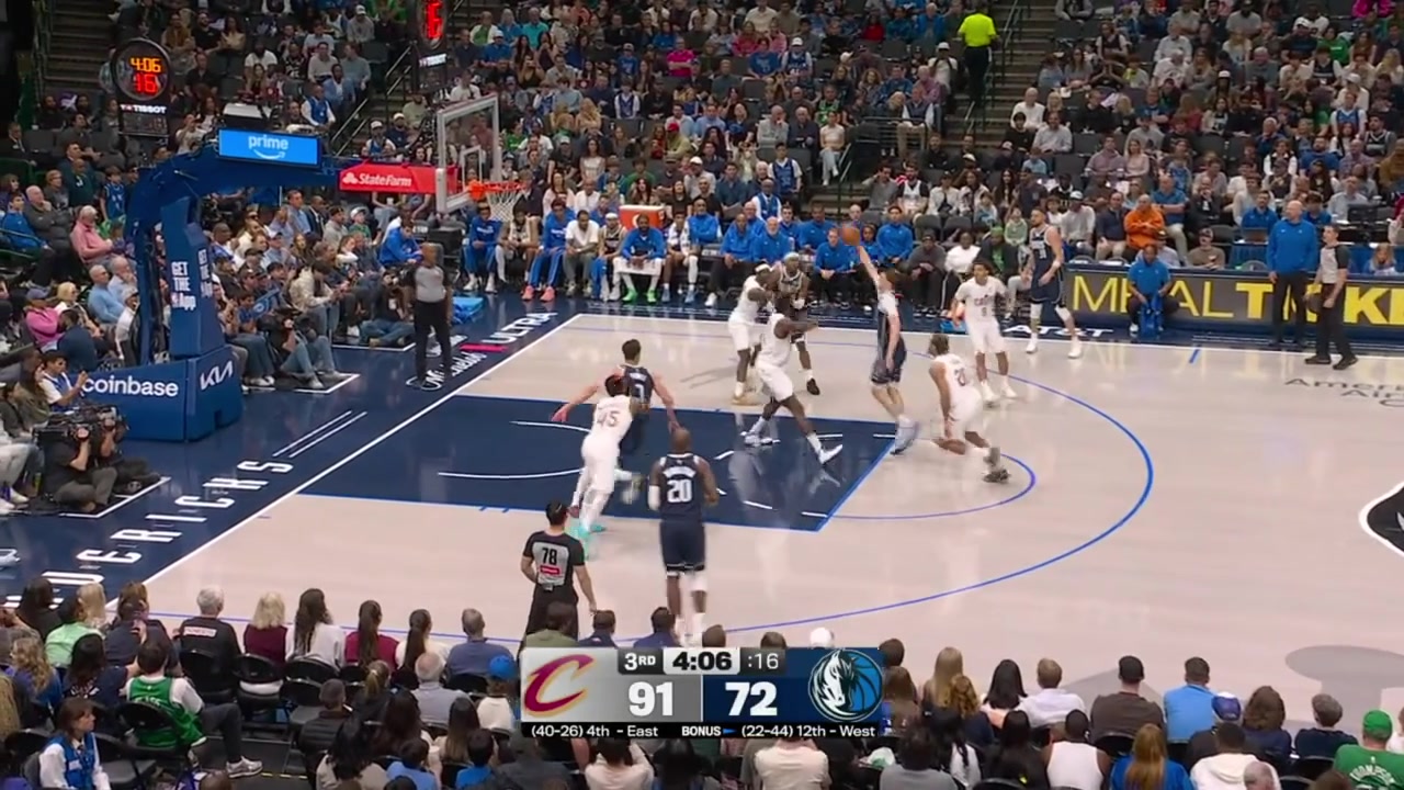 Dwight Powell cannot control the alley-oop lob by Cooper Flagg gets the offensive rebound and scores the And-1 over Thomas Bryant with a replay