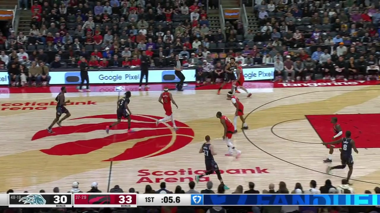 Cade Cunningham hits the tough longer jumper buzzer-beater over Mamu to end the 1st quarter with replays