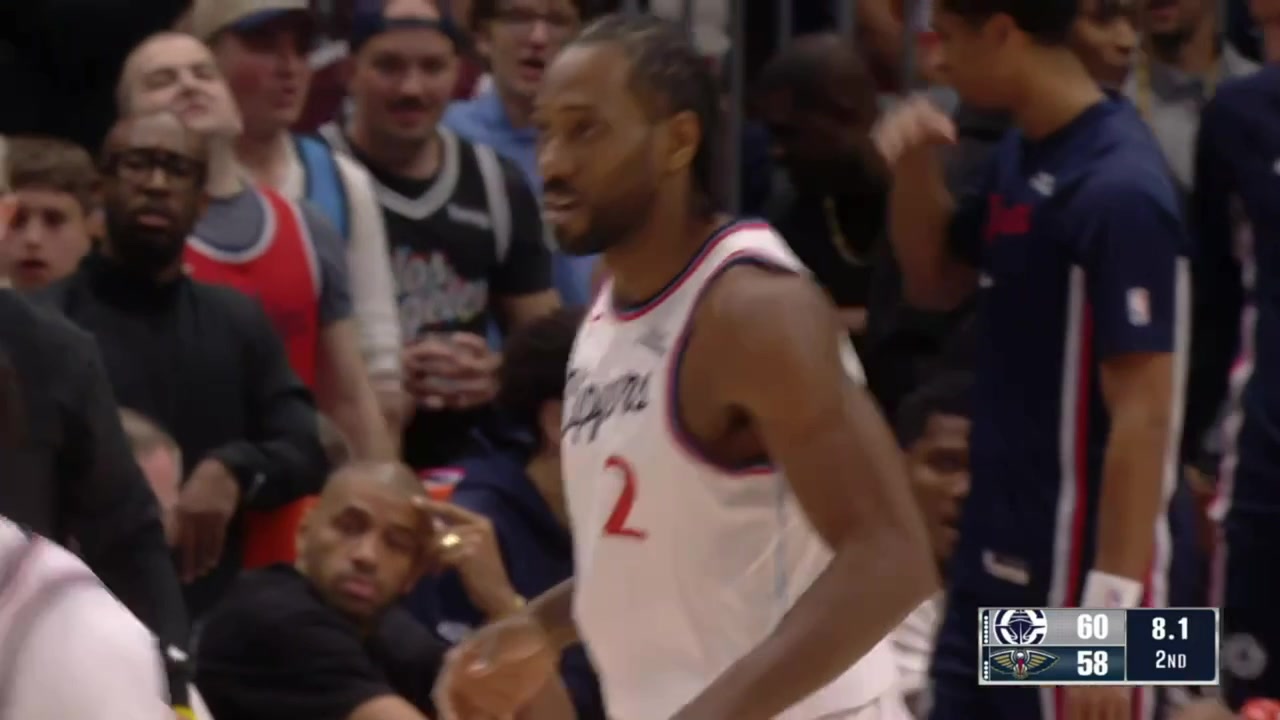 Trey Murphy hits the tough high arc floater over 2 defenders at the end of the 1st half and then collides with his teammate with replays Pelicans and Clippers commentaries