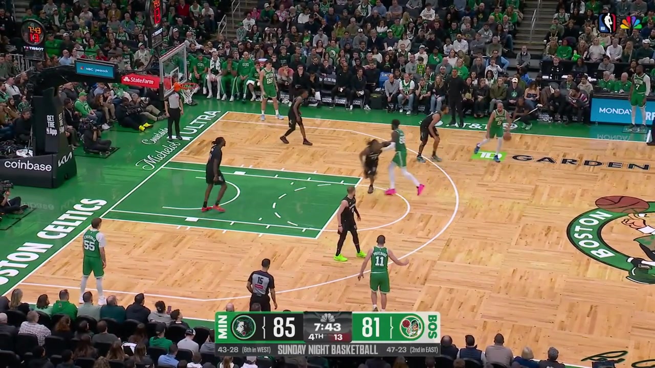 Ayo Dosunmu soars up high for the defensive rebound and it leads to a fastbreak bucket by Naz Reid off a beautiful ball movement by the Timberwolves with a replay