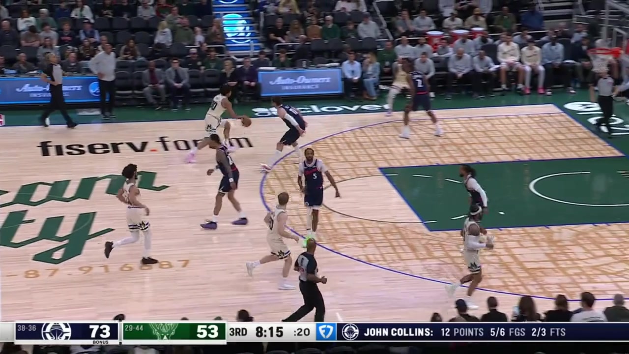 Jericho Smins with the double clutch dunk Gary Trent Jr with the jumper the steal and the assist to Andre Jackson Jr for a double clutch dunk of his own with a replay Clippers timeout