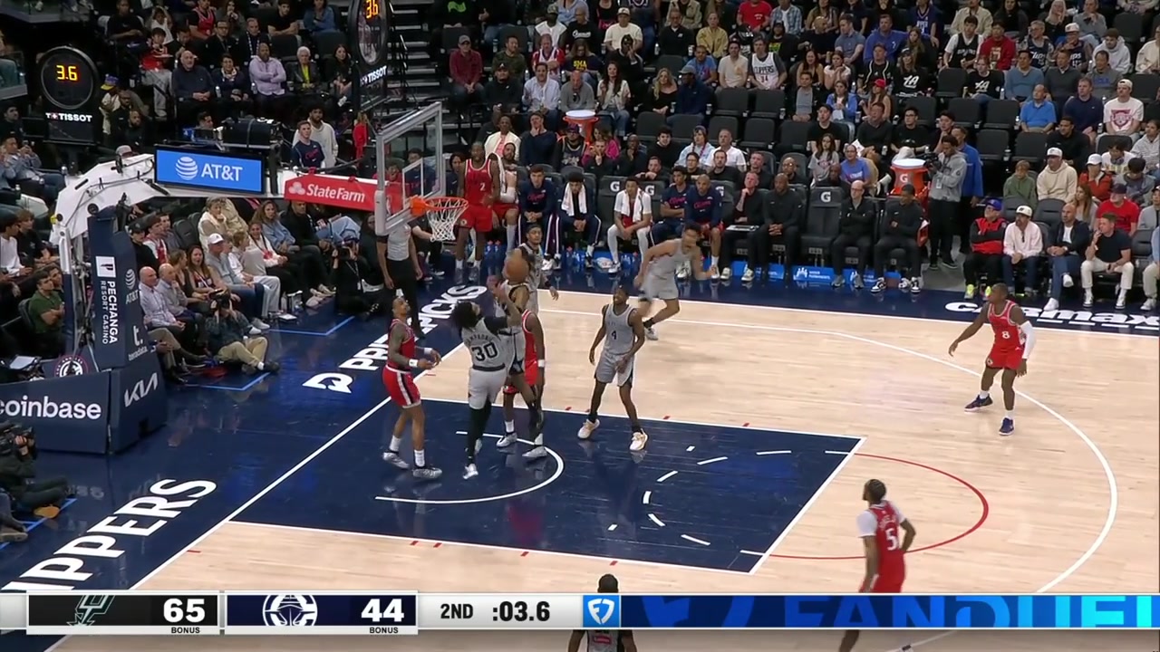 Schroder extends his leg into Cryer as he goes down flagrant 1 after review Draymond gets a tech