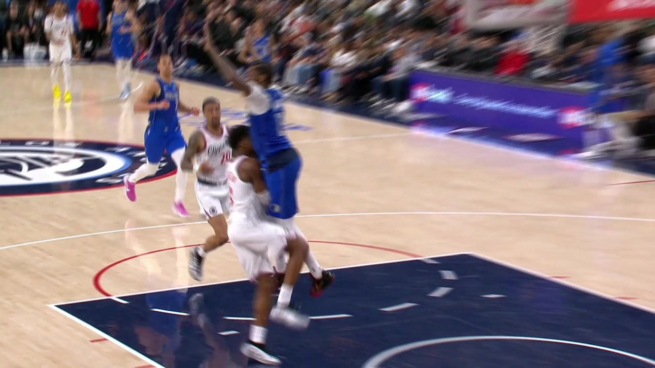 Jalen Green finishes with a spin move over Thompson and Durant for the and-1