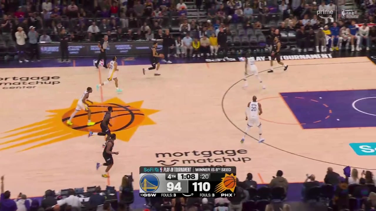 Draymond Green slaps Booker in the stomach to foul out of the game and start the show