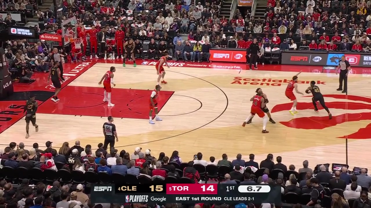 Jaylon Tyson banks in the buzzer-beater floater to end the 1st quarter with a replay