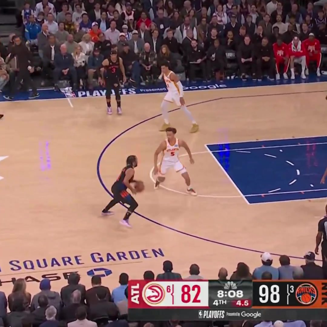 Jalen Brunson on fire as he scores the and-1 for his 30th point