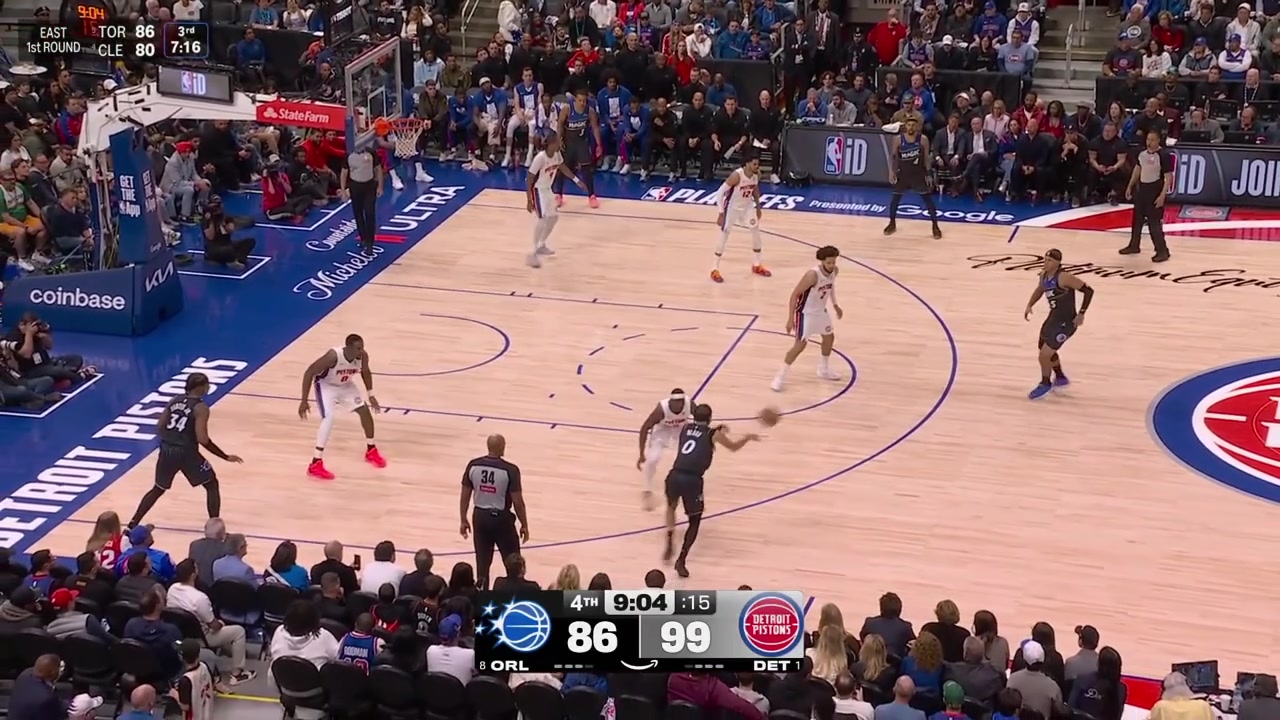 Paolo Banchero hits the jumper off the spin move on Caris LeVert to give him 31 points