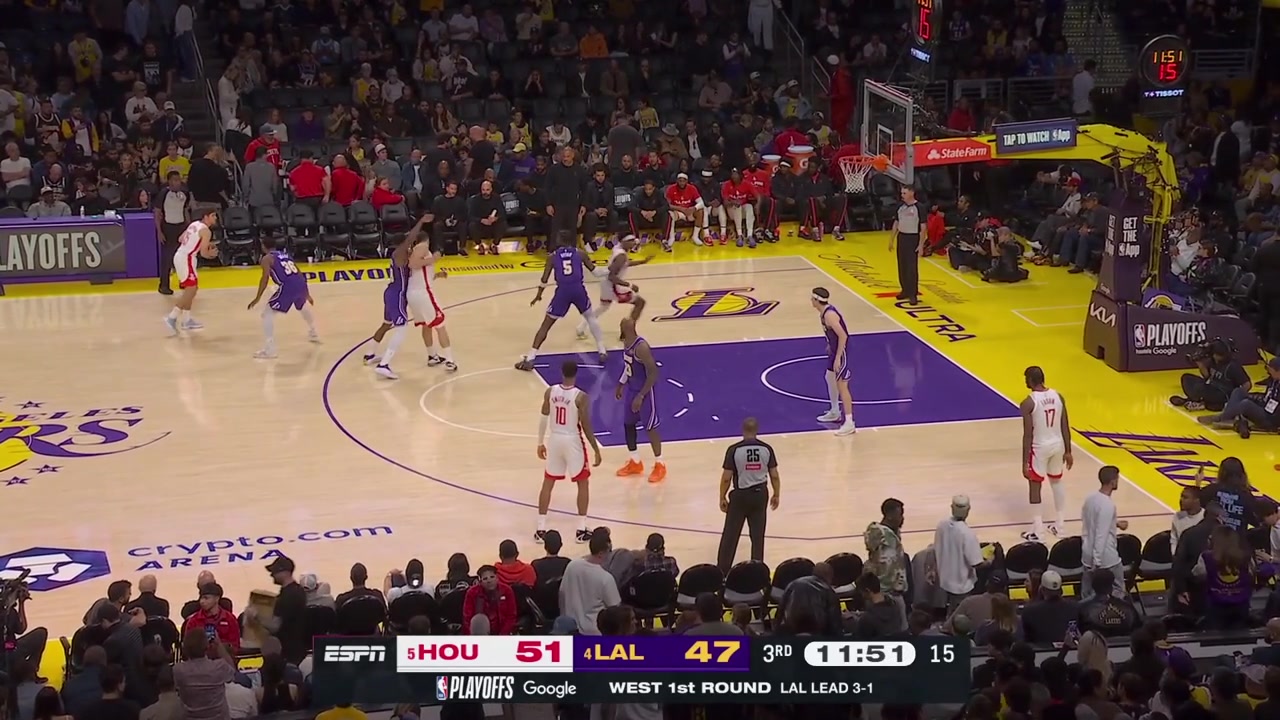 Alperen Sengun with a nice pass despite the doule-team pressure to Tari Eason for the cutting dunk to start the 2nd half
