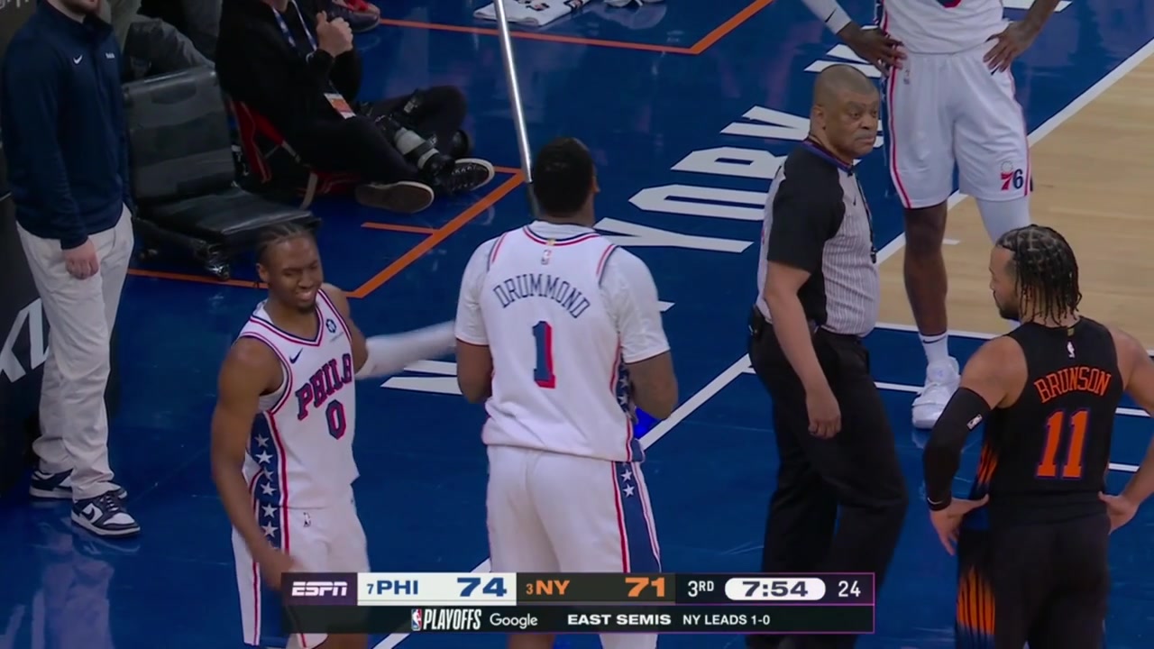 The Knick faithful erupt after KAT beats Drummond to the basketball