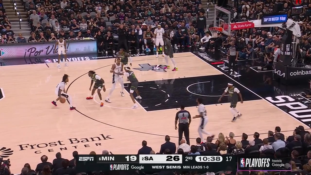 Victor Wembanyama misses the shot off the spin move on Jaden McDaniels and tips in off his own miss to give him 11 points with a replay