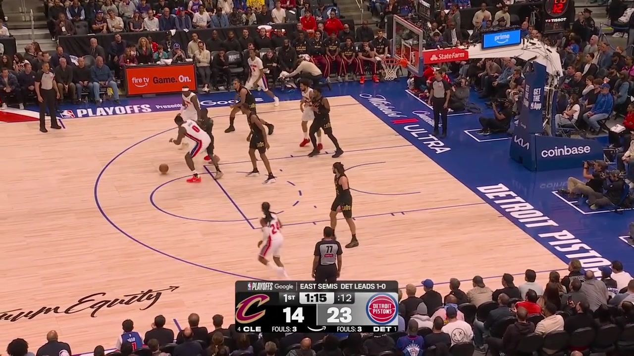 Daniss Jenkins hits the floater to put the Pistons up 11 and Ron Holland is called for the foul on Donovan Mitchell at the other end with replays