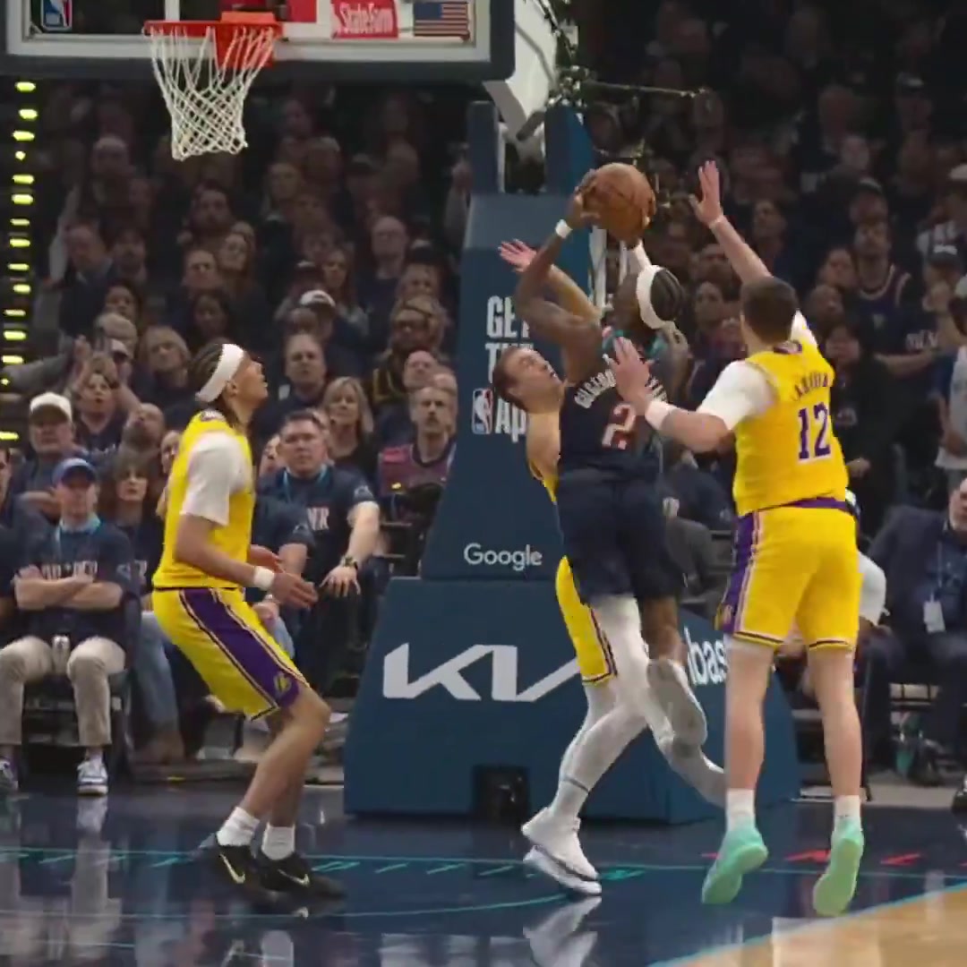 Luka kennard fouls SGA