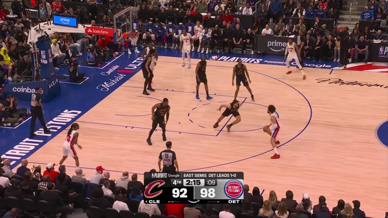 Cade with the crossover step-back on Max Strus