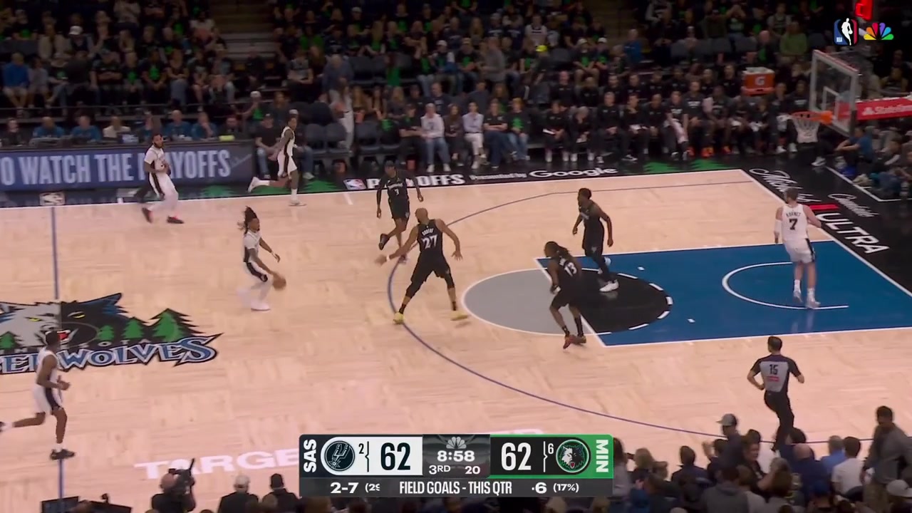 Devin Vassell with the beautiful reverse layup to give the Spurs the lead with replays