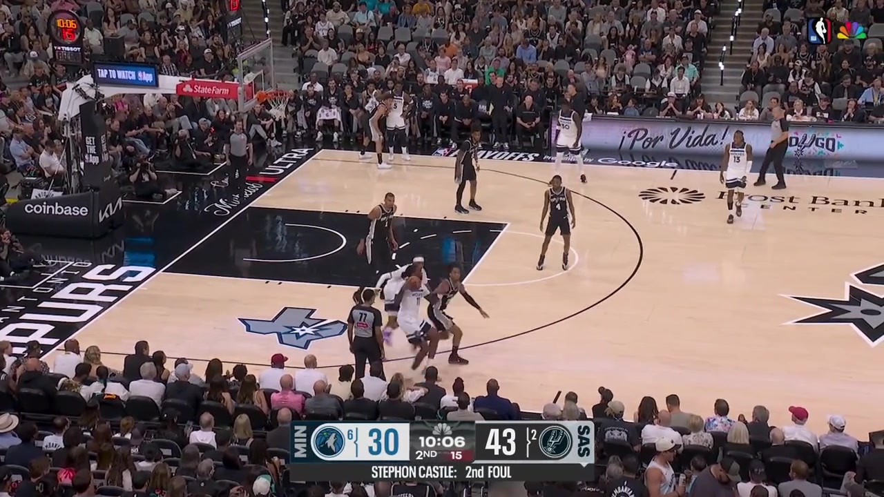 Victor Wembanyama blocks Naz Reid and gets his 8th rebound