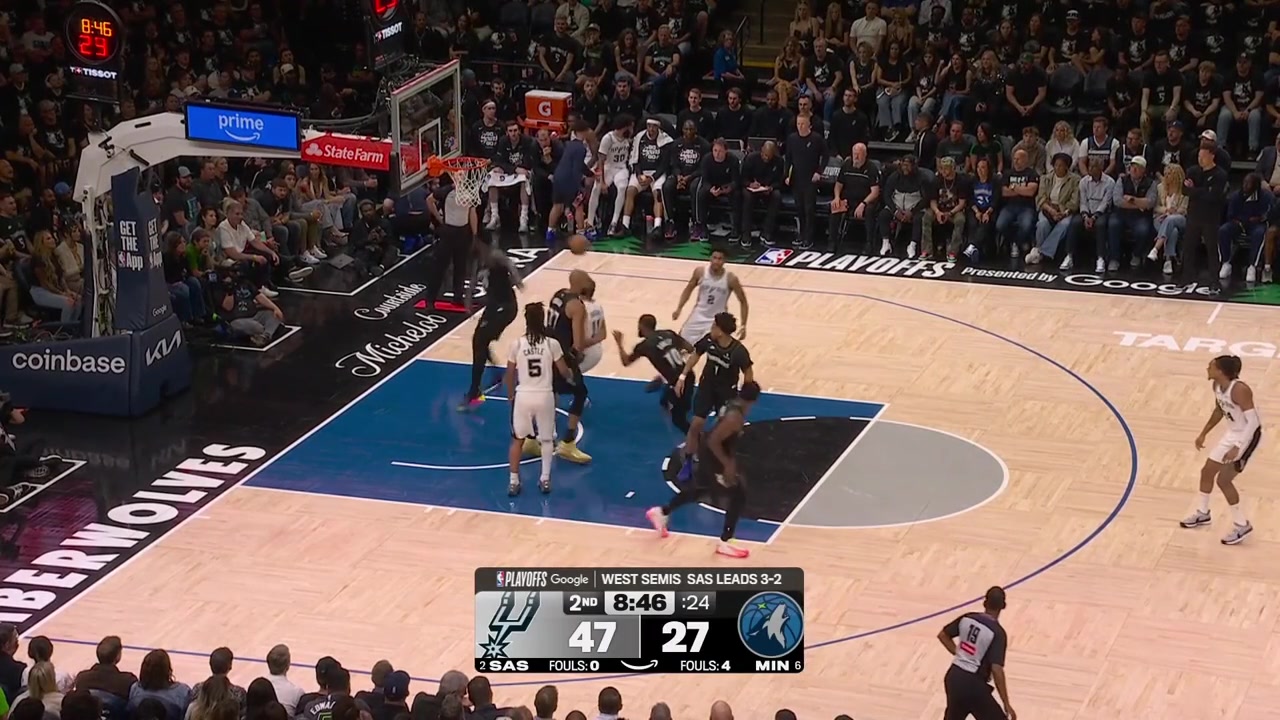 Carter Bryant grabs the offensive rebound off his missed free throw and Victor Wembanyama finds Devin Vassell who nails the 3-pointer