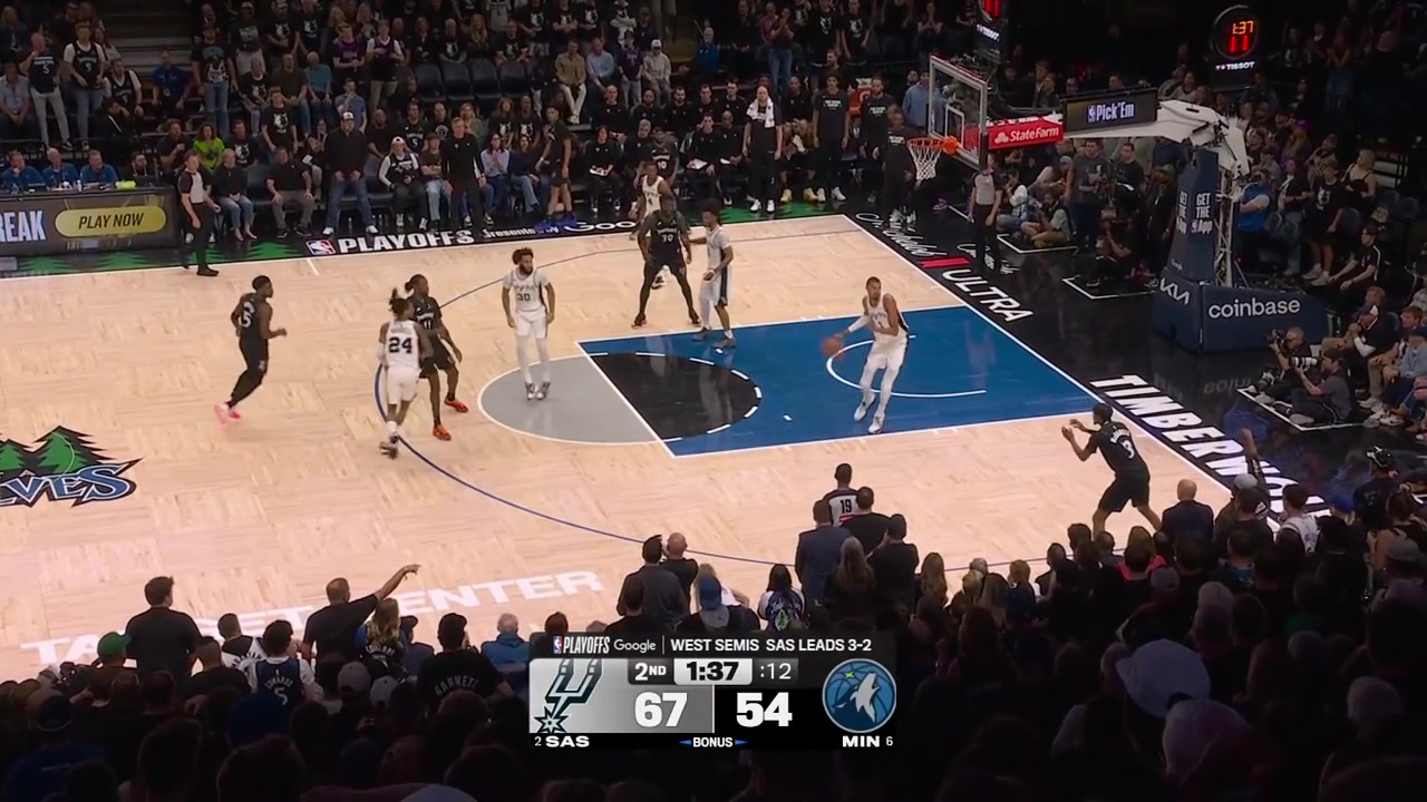 Injury De'Aaron Fox taps the rebound twists his ankle and blocks Anthony Edwards before limping to the locker room