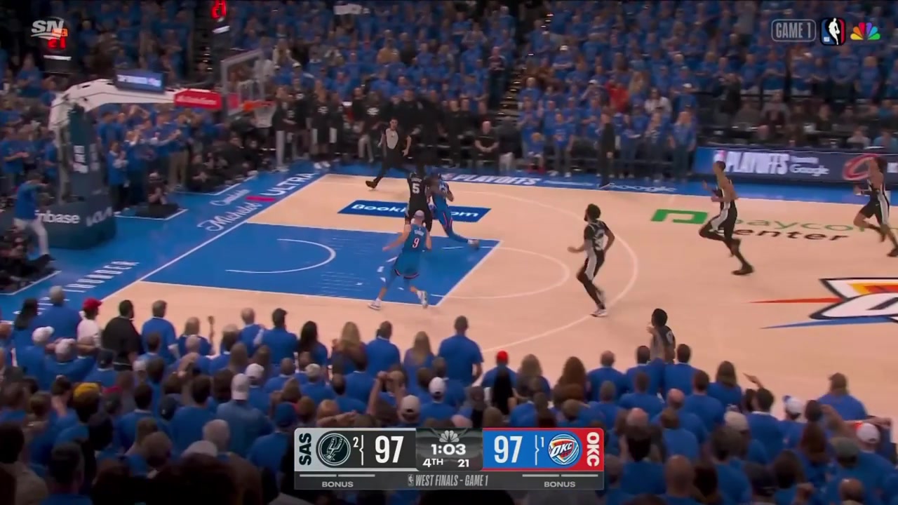 Lowlight Shai Gilgeous-Alexander unable to score on the 2-on-1 and misses the layup