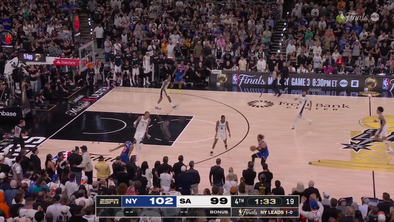 Dylan Harper scores the layup off a missed layup by Jalen Brunson at the other end