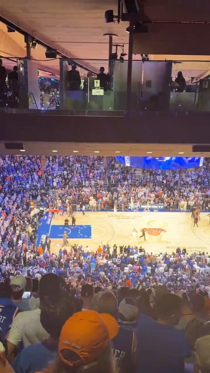 Fan video from the stands at the end of Game 4