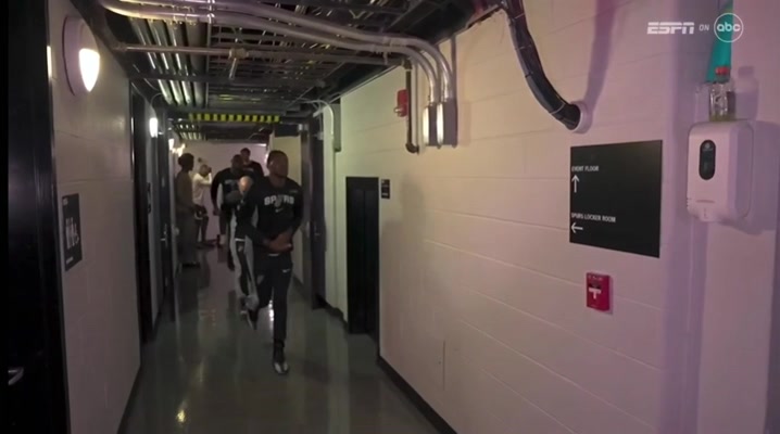 Ernie Johnson on Spurs players getting boos Can you believe what you just heard in San Antonio