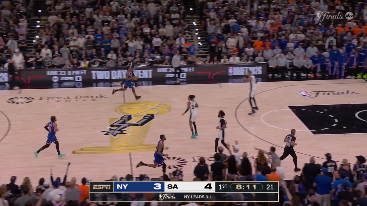 OG Anunoby fakes Victor Wembanyama with the hesi with a replay