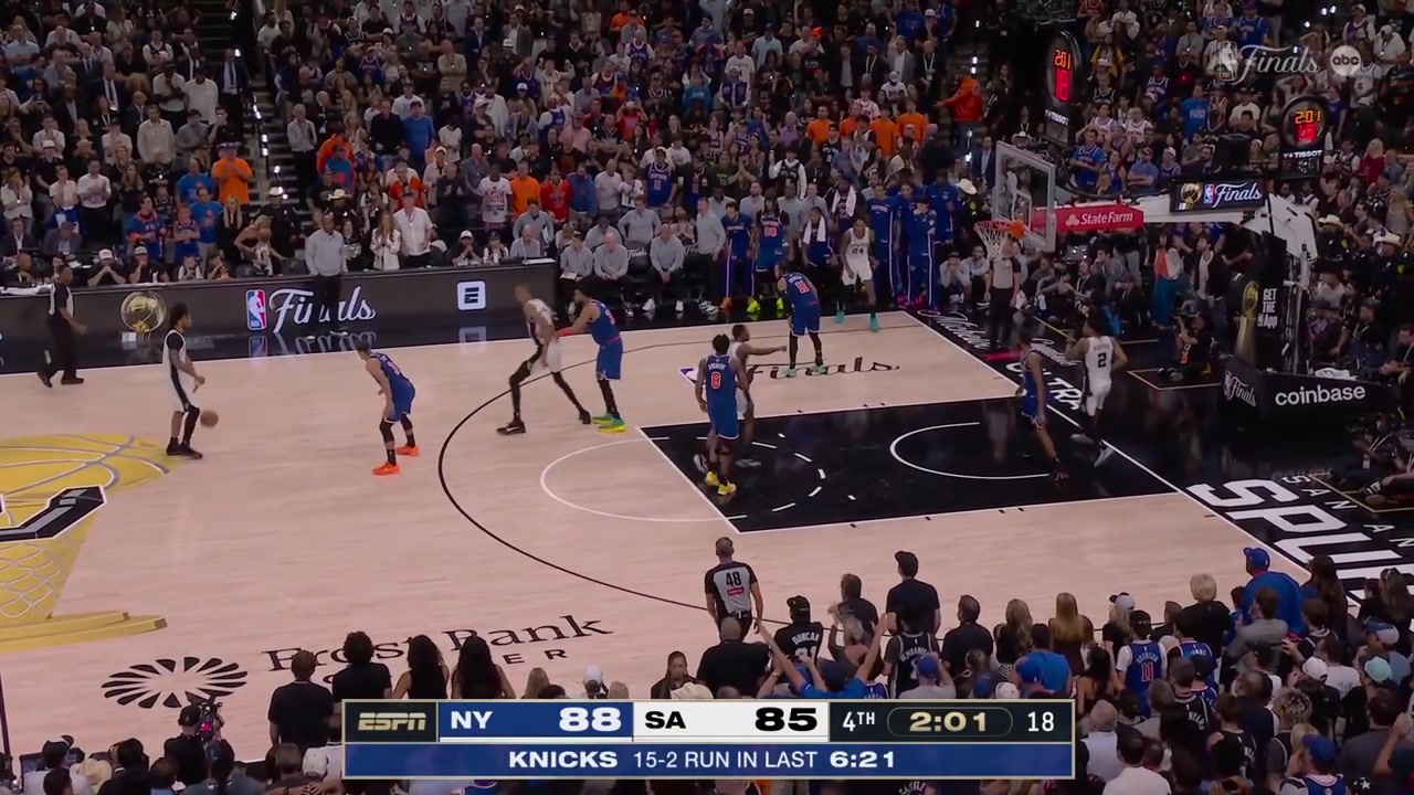 Karl-Anthony Towns fouls Victor Wembanyama and fouls out with 153 minutes remaining in regulation as the Knicks are up 3 with replaysWemby splits the free throws