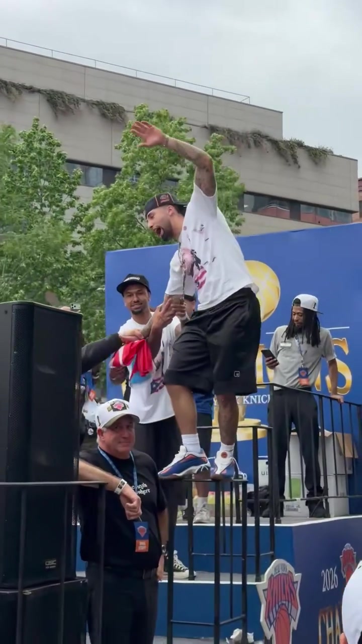 Jose Alvarado with a risky dance on one leg during the parade