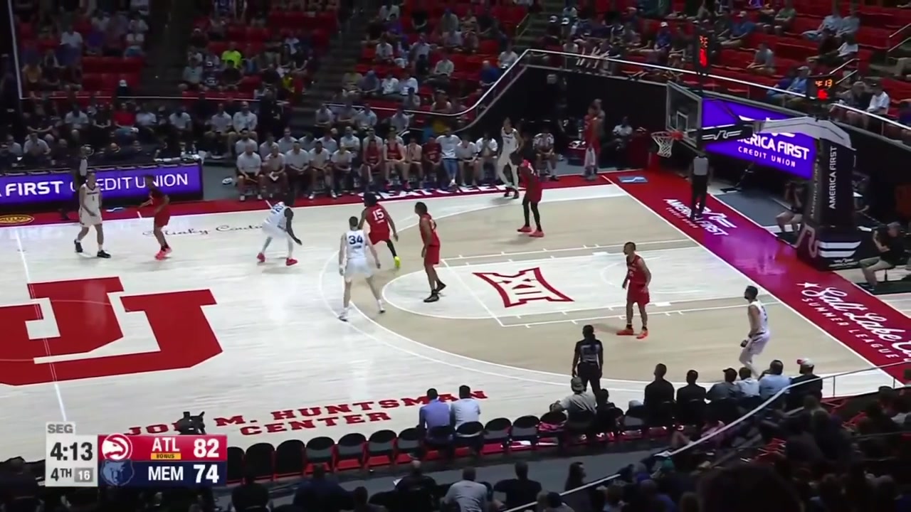 Cameron Corhen with the steal and the fastbreak dunk and Jevon Porter hits the And-1 corner 3 as Eli John Ndiaye gets into his landing spot upgraded to a flagrant-1 upon review
