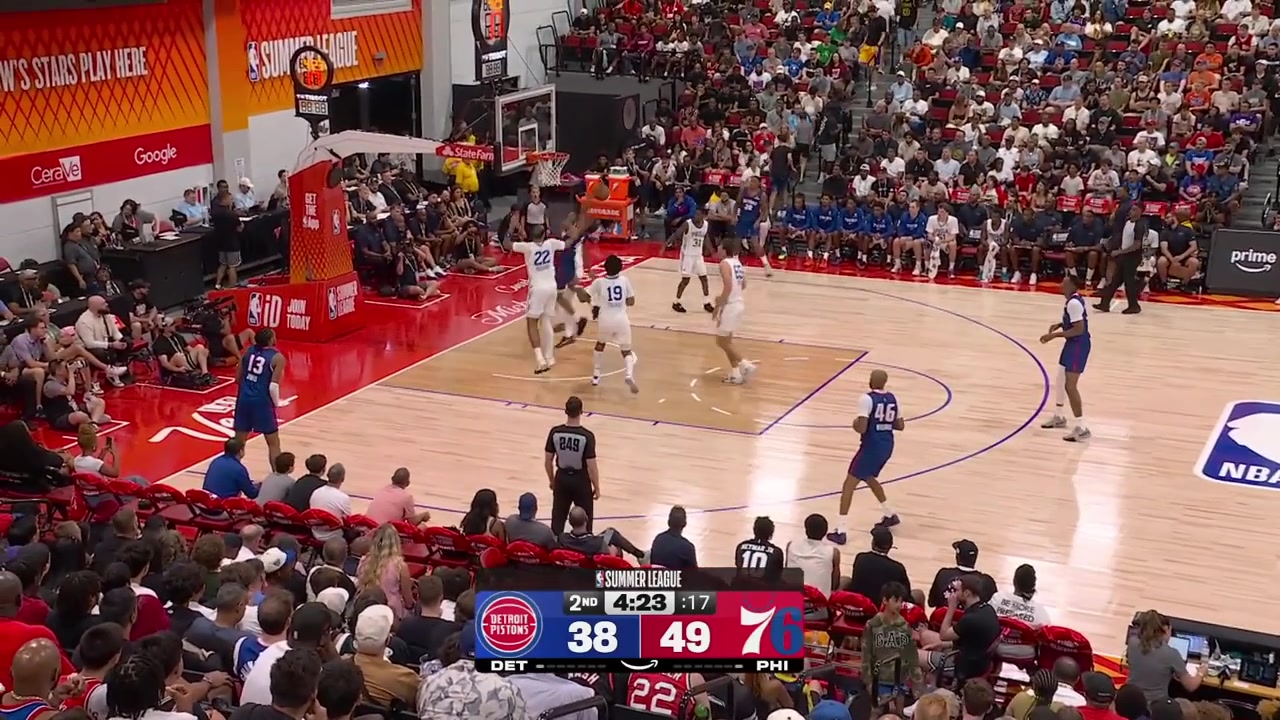 Amani Lyles with the powerful lefty dunk