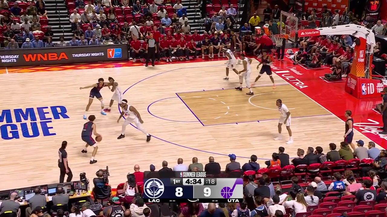 Keaton Wagler with the deep 3