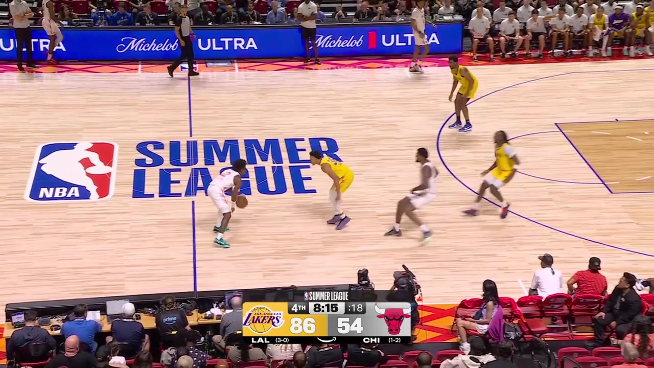 Keyshawn Bryant with the driving layup for his first points