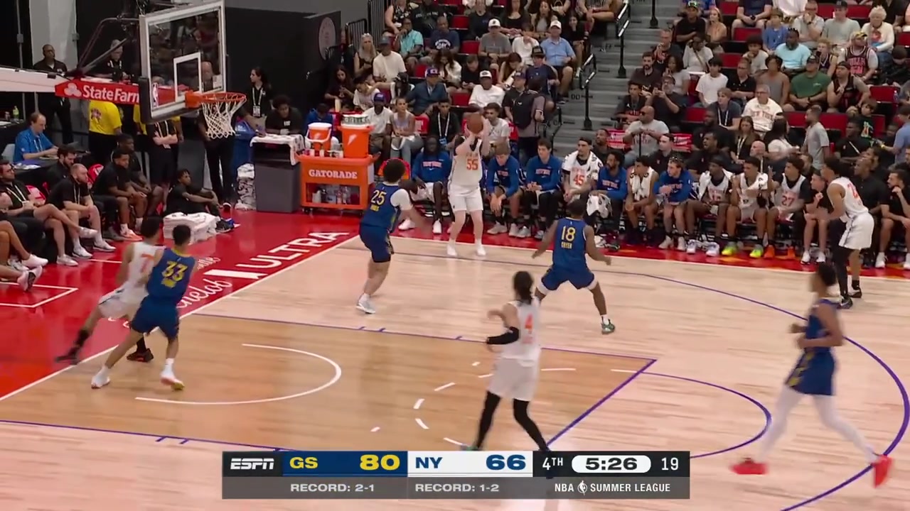 Jaden Akins with the sick no-look laser pass to Liam Robbins for the easy dunk and shortly after scores the jumper over Lajae Jones giving him 18 points off the bench