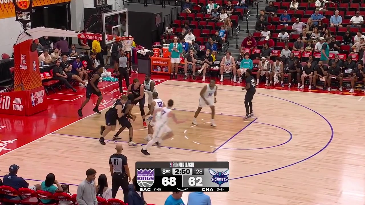 BJ Edwards with the no look pass to Marquel Sutton for the dunk and Viktor Lakhin with a beautiful give and go with Isaiah Stevens who lobs it inside to him for the easy 2 with a replay