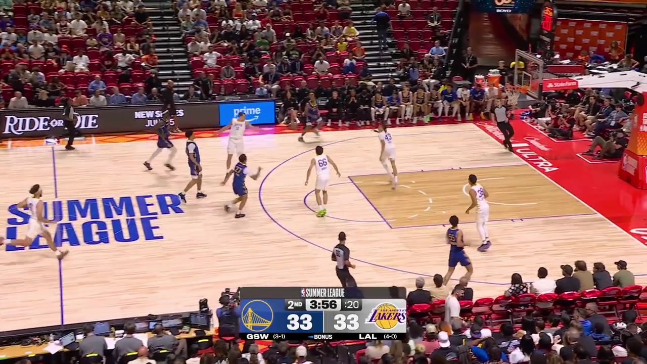 Zhaire Smith lobs it over Yaxel Lendeborg to Cameron Carr for the alley-oop dunk with replays