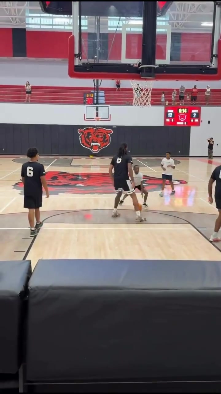 Jaylin Williams Mentoring The Next Generation at His Basketball Camp