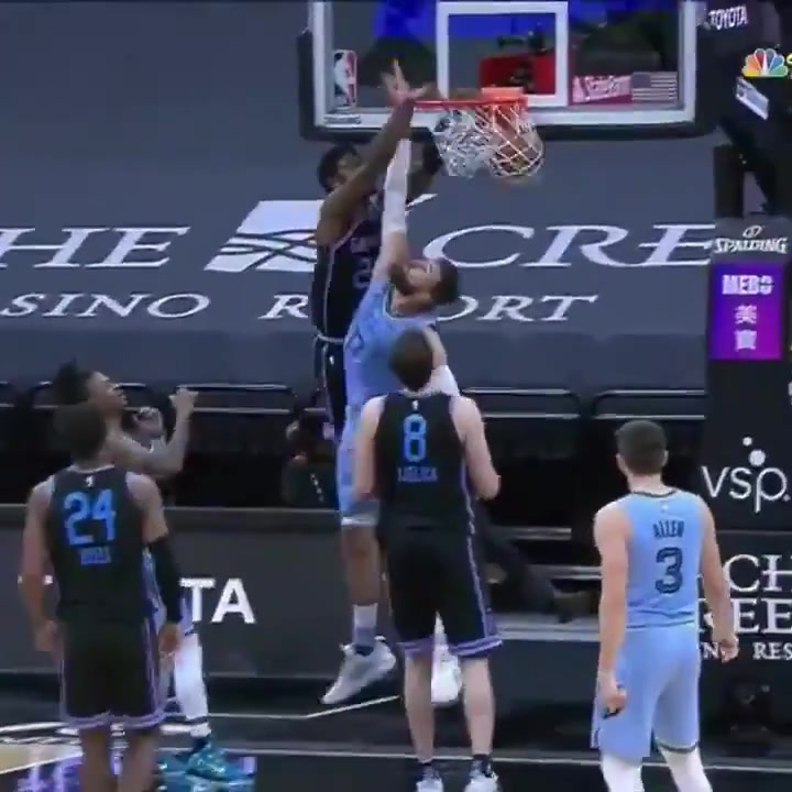 Chimezie Metu lands on Jonas Valanciunas after a dunk and Valanciunas throws Metu to the floor and breaks Metu's wrist Later in the game Valanciunas lands on Cory Joseph after a dunk JV received a technical foul for the first incident and nothing for the second incident 2021