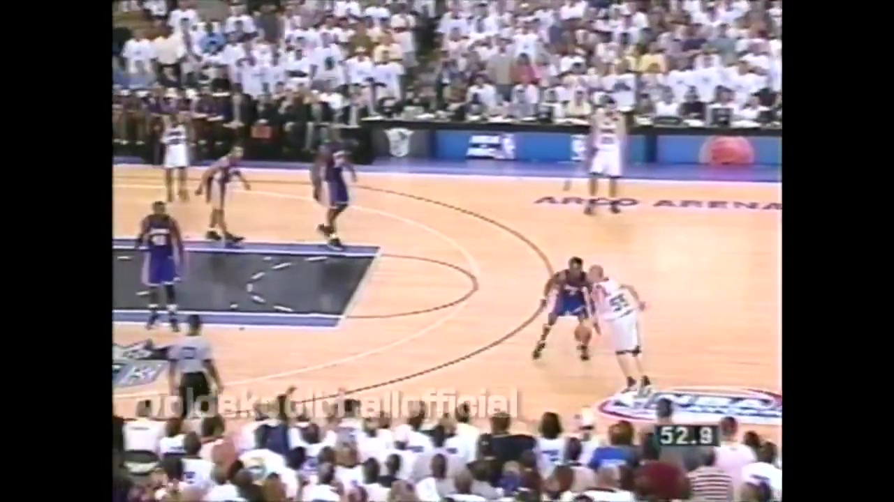 Kobe Bryant goes behind the back sends two defenders crashing into each other and then drains the three 2000 First Round Playoffs - Game 3