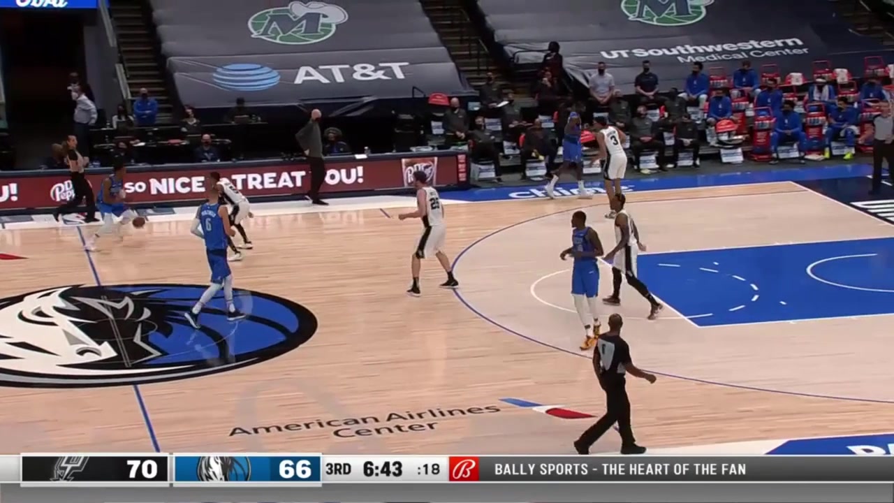 Dorian Finney-Smith with a monster poster dunk on Jakob Poeltl with replays - 41121Mavericks and Spurs commentary