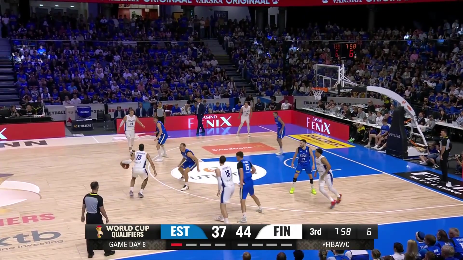 Lauri Markkanen somehow makes the TOUGH double pump three pointer