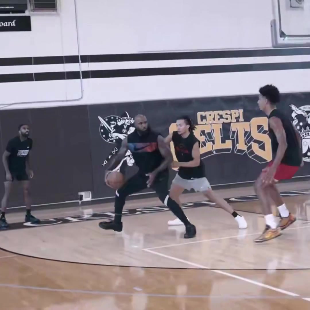 Lebron shows off his jumper in open runs